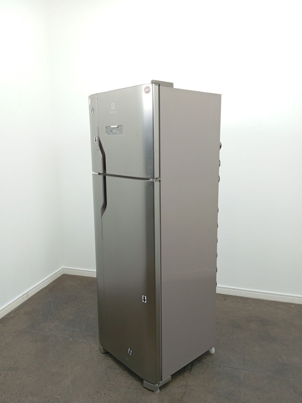 REFRIGERADOR ELECTROLUX TF39S FROST FREE 310L