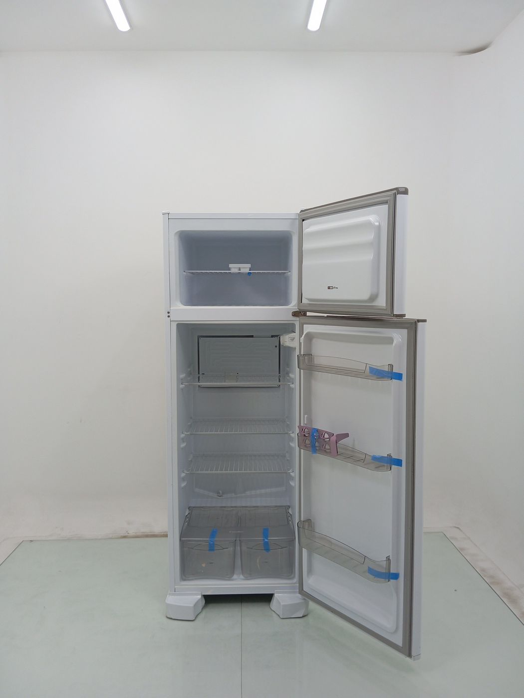 REFRIGERADOR ESMALTEC CYCLE DEFROST 2 PORTAS 