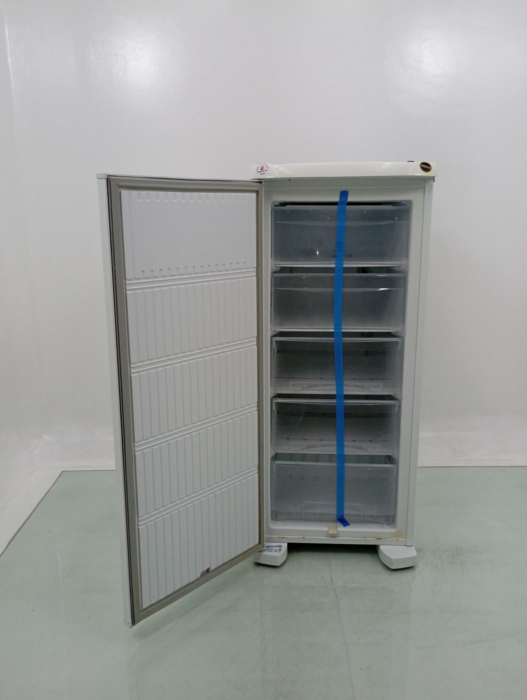 FREEZER ELECTROLUX FE19 VERTICAL CYCLE DEFROS