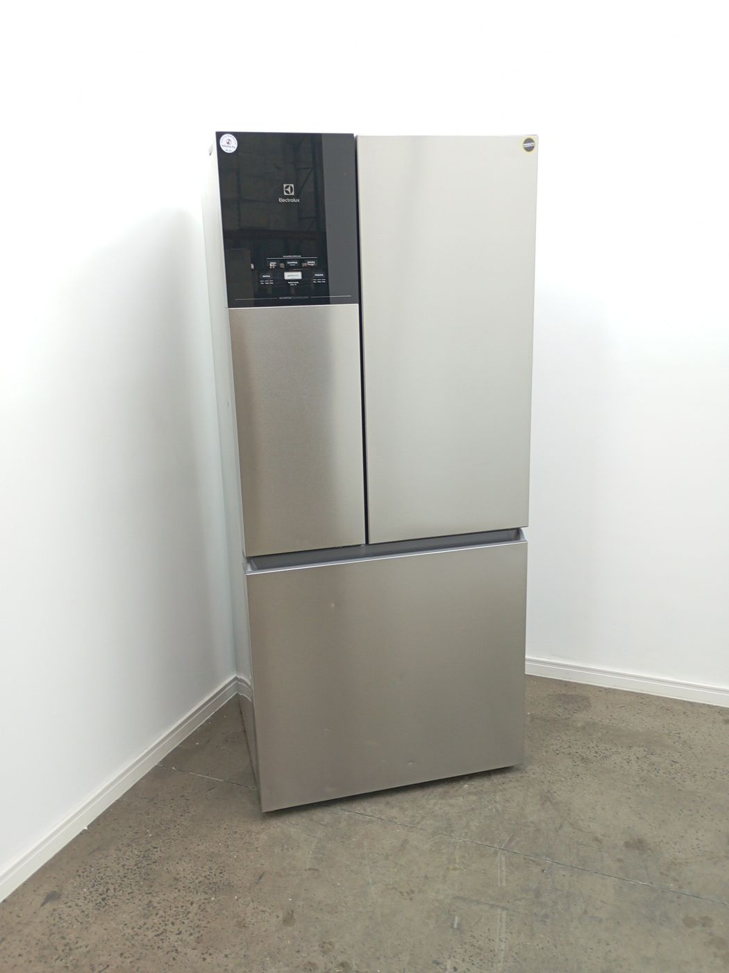 REFRIGERADOR ELECTROLUX IM8S FROST FREE INVER