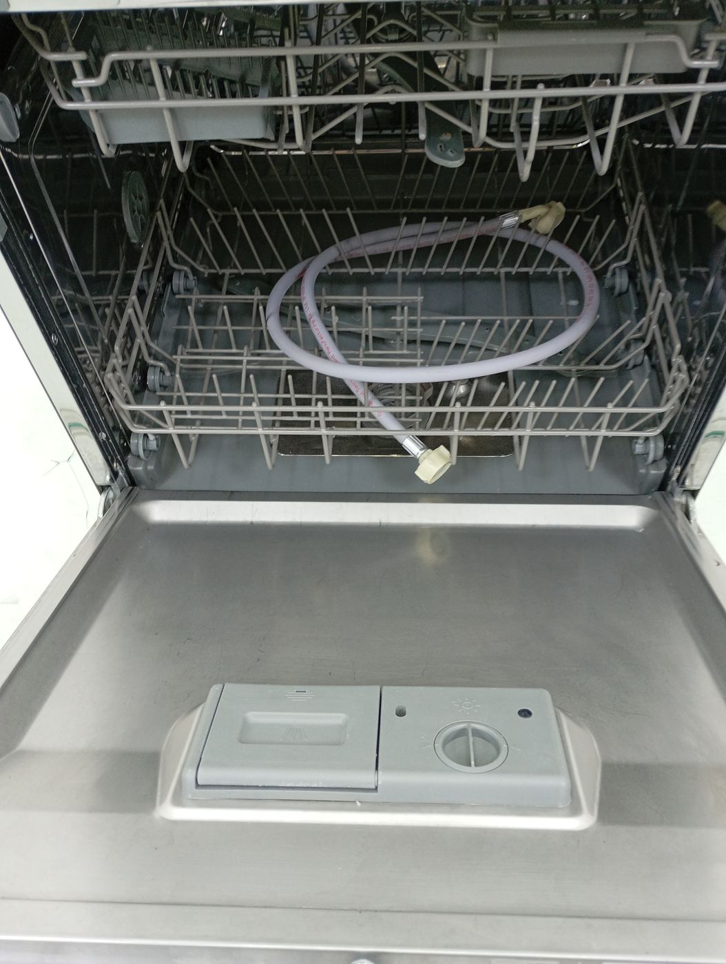 LAVA LOUCAS ELECTROLUX LL08S - Lava Louça Ele