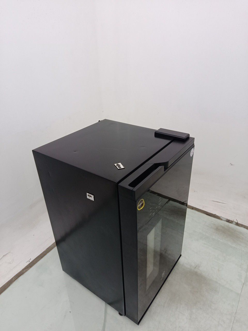 CERVEJEIRA ELECTROLUX EB10C HOME BAR FROST FR