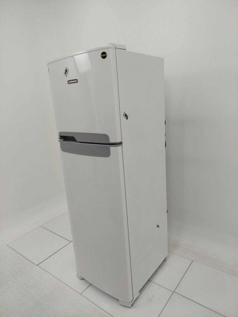 REFRIGERADOR ELECTROLUX TC41 FROST FREE 370L 
