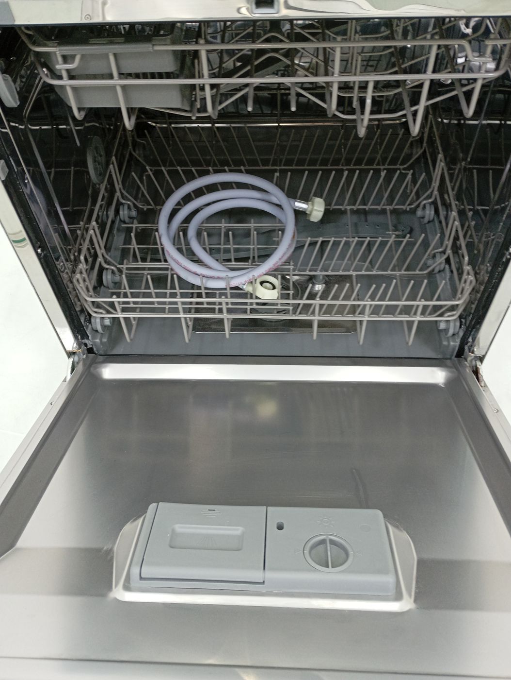 LAVA LOUCAS ELECTROLUX LL08S - Lava Louça Ele