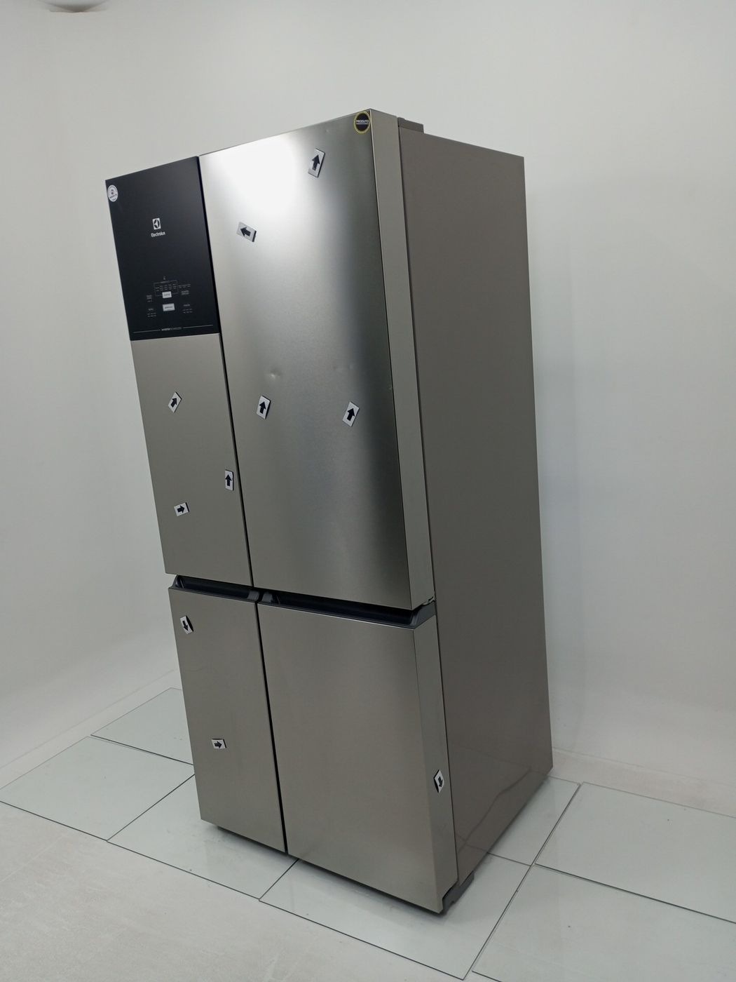 REFRIGERADOR ELECTROLUX IQ8S FROST FREE MULTI
