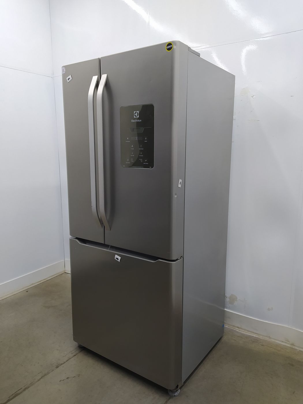 Refrigerador Electrolux Frost Free Dm83x Inverse Tres Portas French