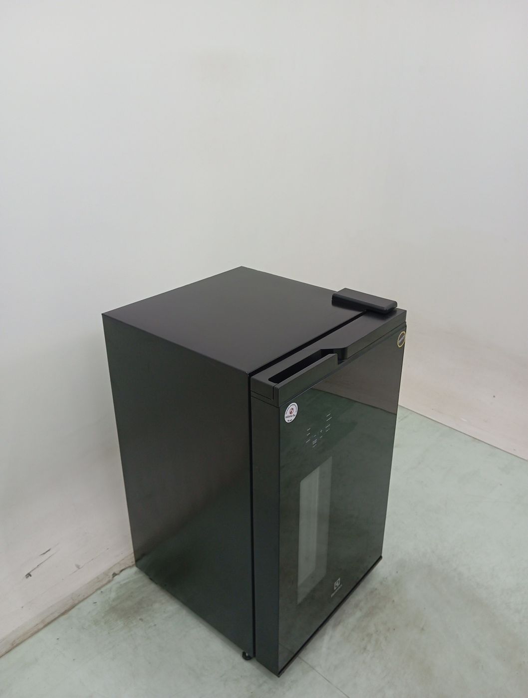 CERVEJEIRA ELECTROLUX EB100 HOME BAR FROST FR