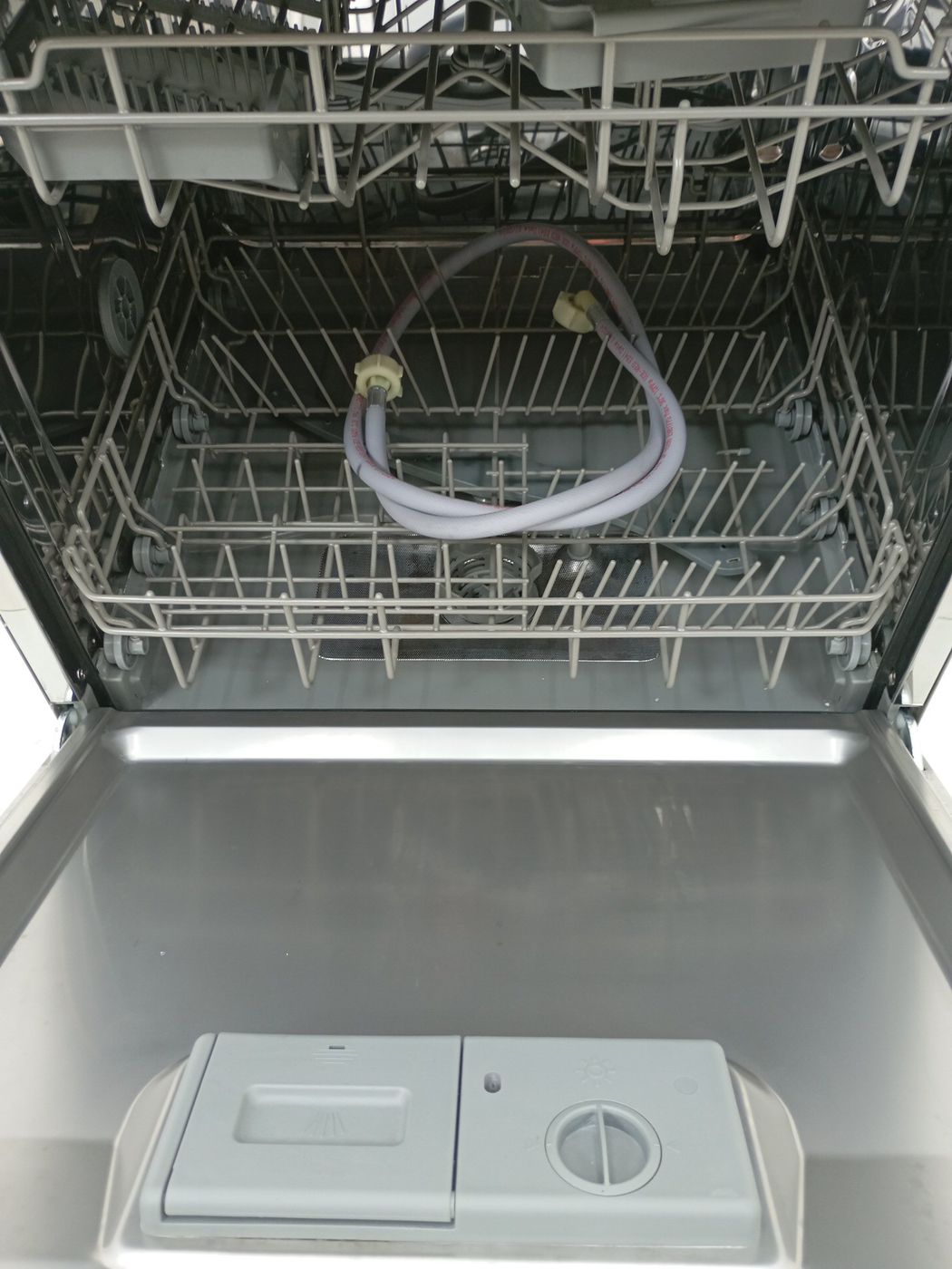 LAVA LOUCAS ELECTROLUX LL08S - Lava Louça Ele