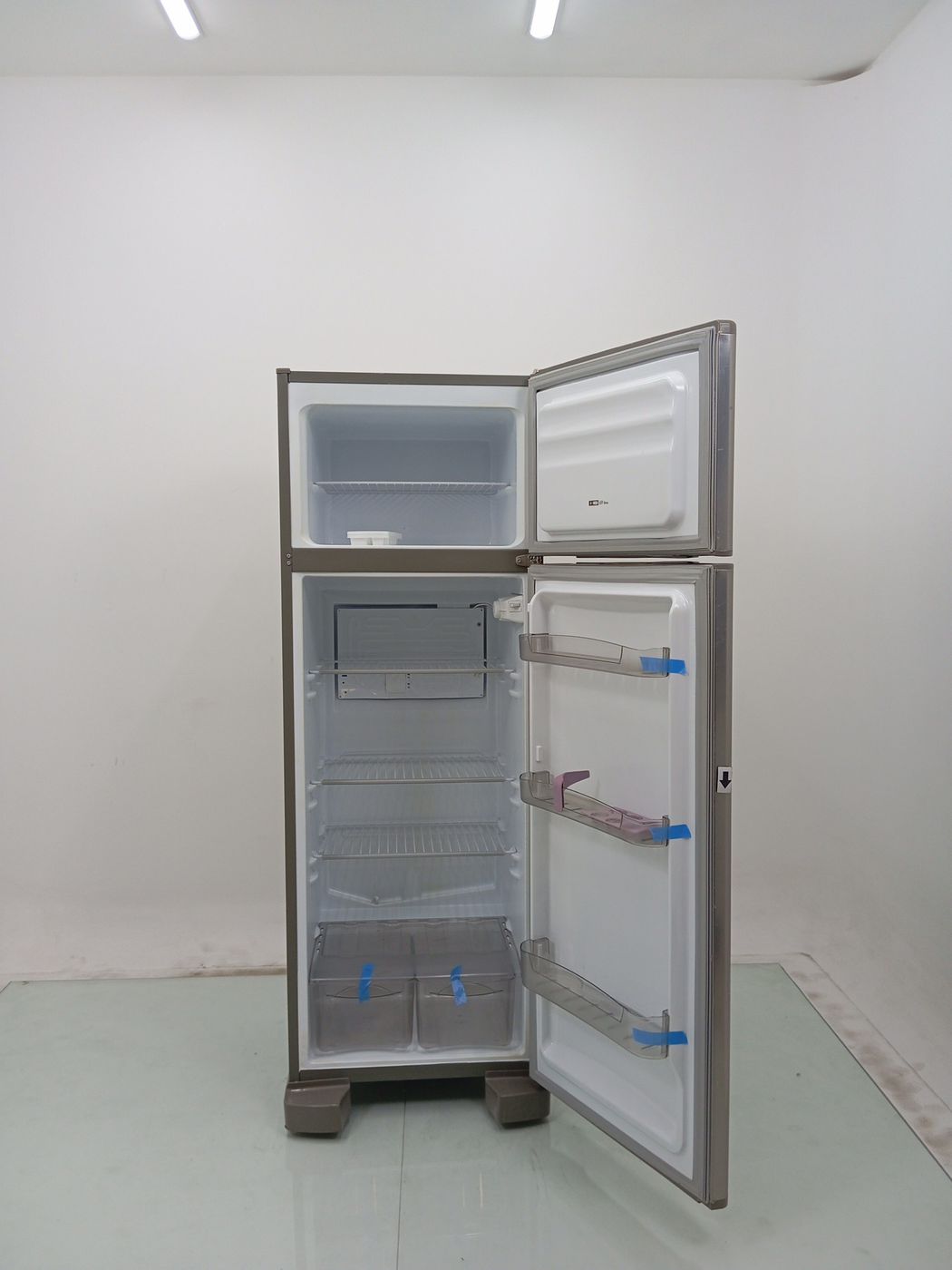 REFRIGERADOR ESMALTEC CYCLE DEFROST 2 PORTAS 