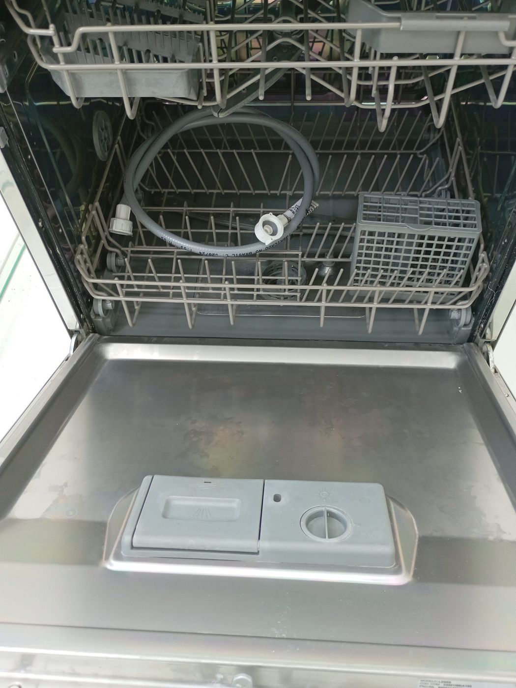 LAVA LOUCAS ELECTROLUX LE08S - Lava Louça Ele