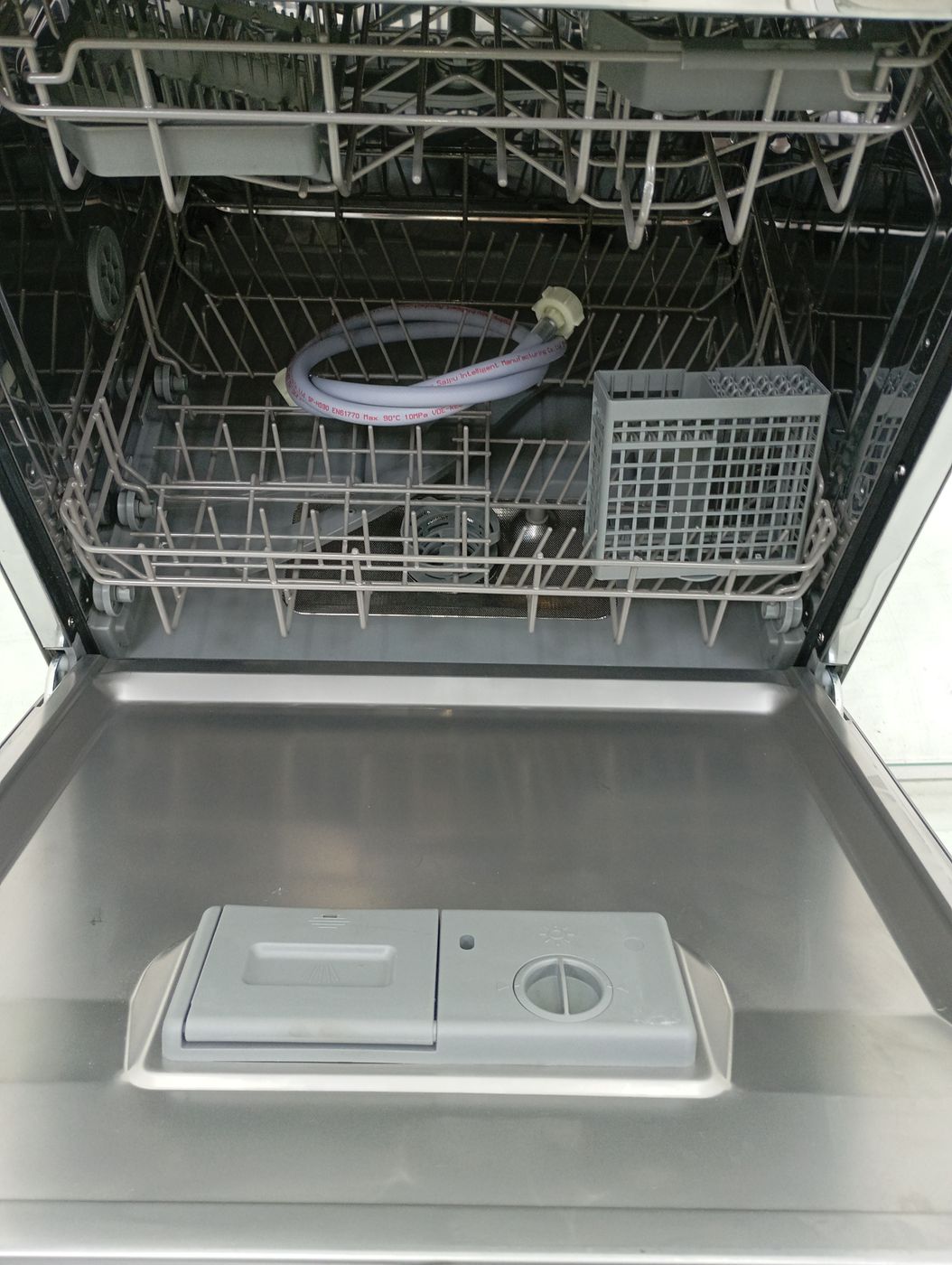 LAVA LOUCAS ELECTROLUX LE08S - Lava Louça Ele