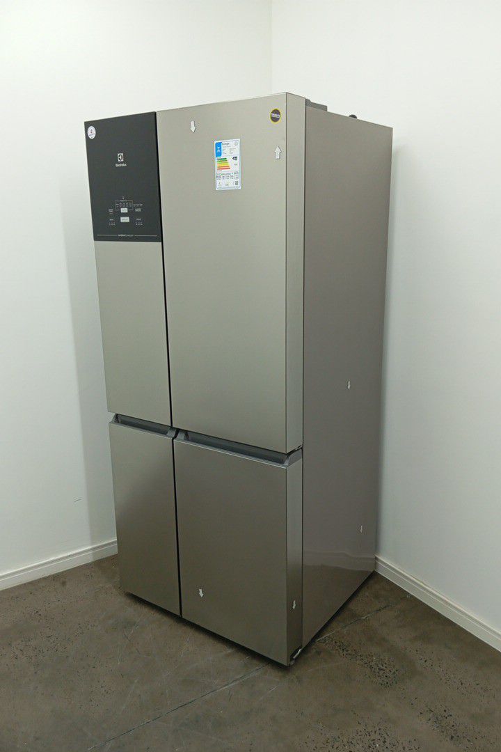 REFRIGERADOR ELECTROLUX IQ8S FROST FREE MULTI