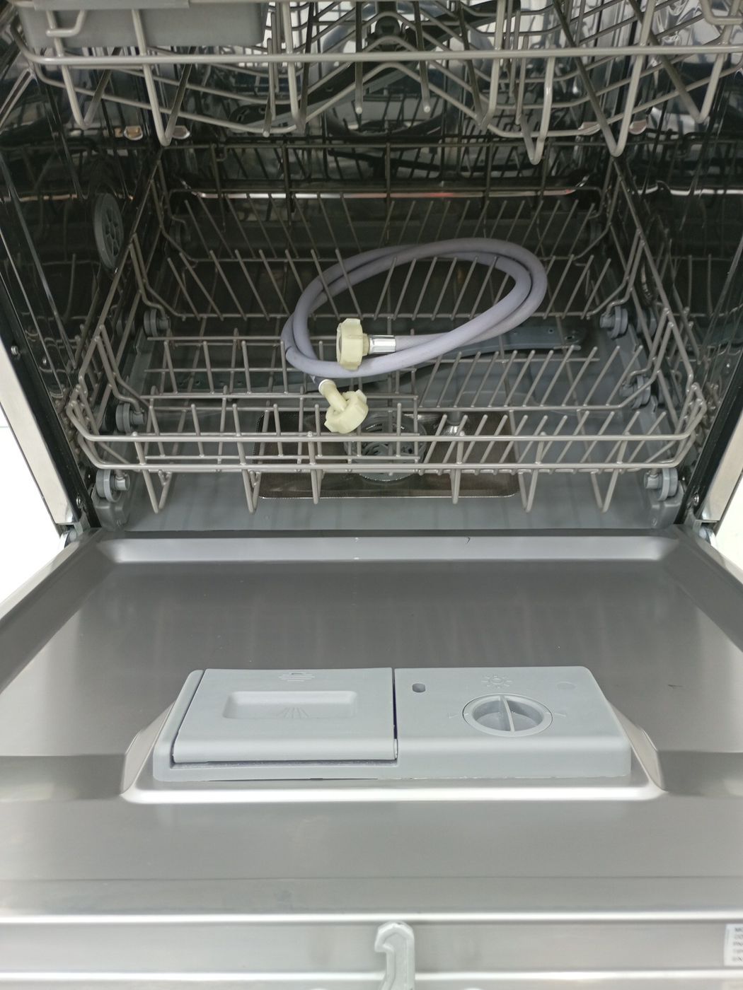 LAVA LOUCAS ELECTROLUX LL08S - Lava Louça Ele