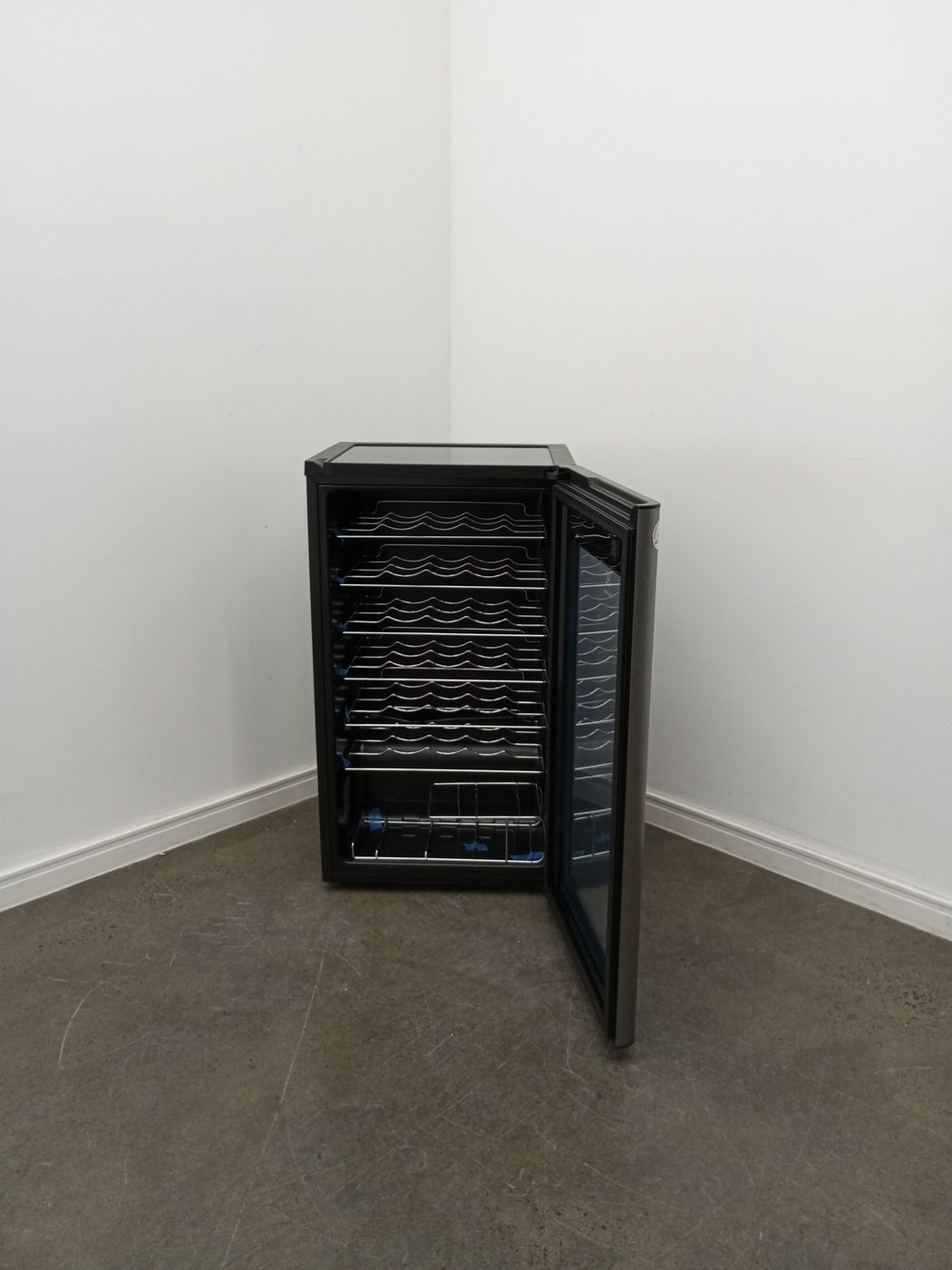 ADEGA ELECTROLUX VINHOS 1 PORTA ACS34 34 GARR