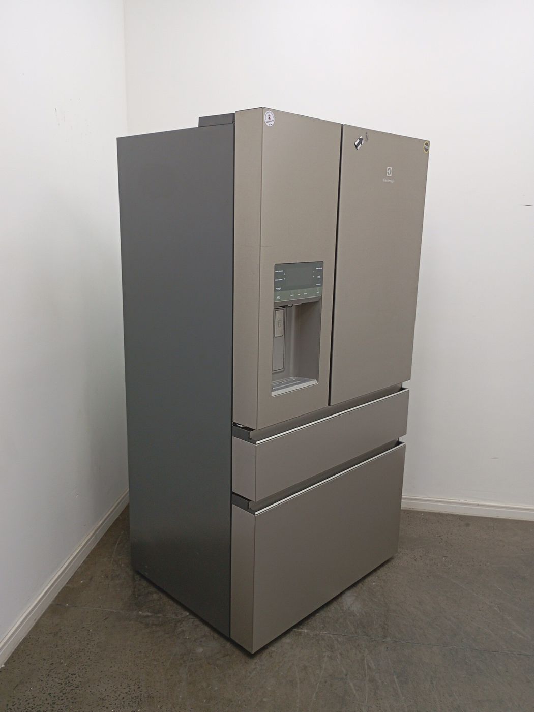 REFRIGERADOR ELECTROLUX DM91X FROST FREE  INV