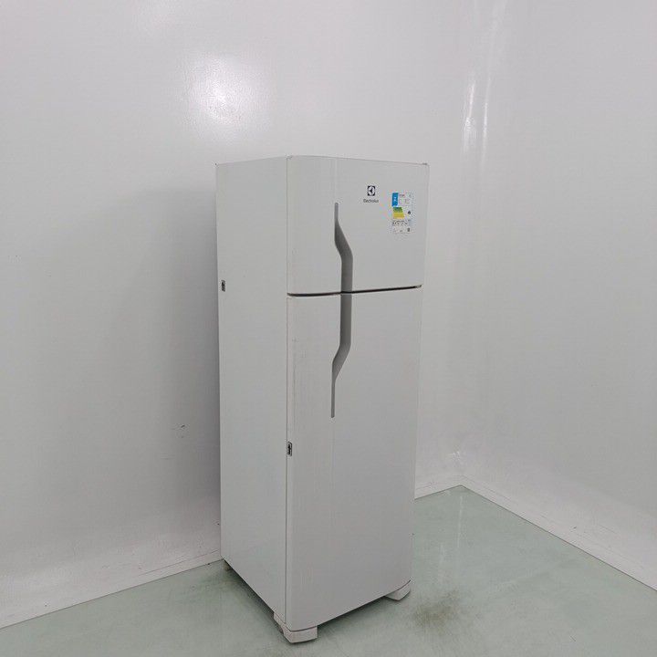 GELADEIRA ELECTROLUX DC35A CYCLE DEFROST 260L