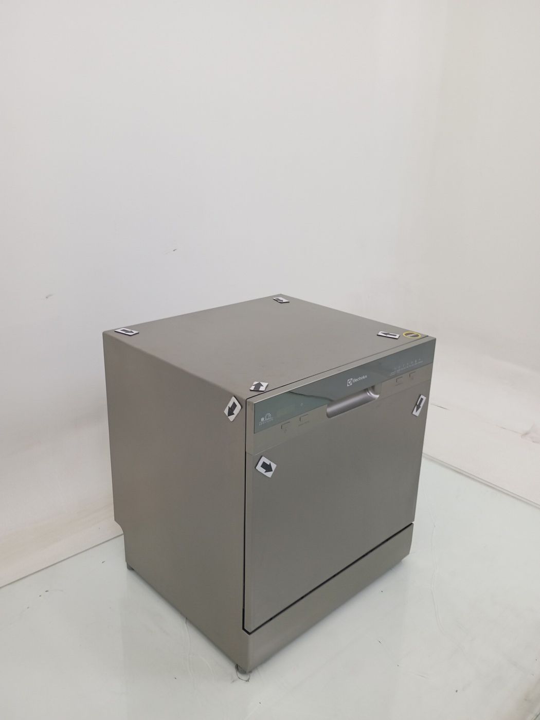LAVA LOUCAS ELECTROLUX LL08S - Lava Louça Ele