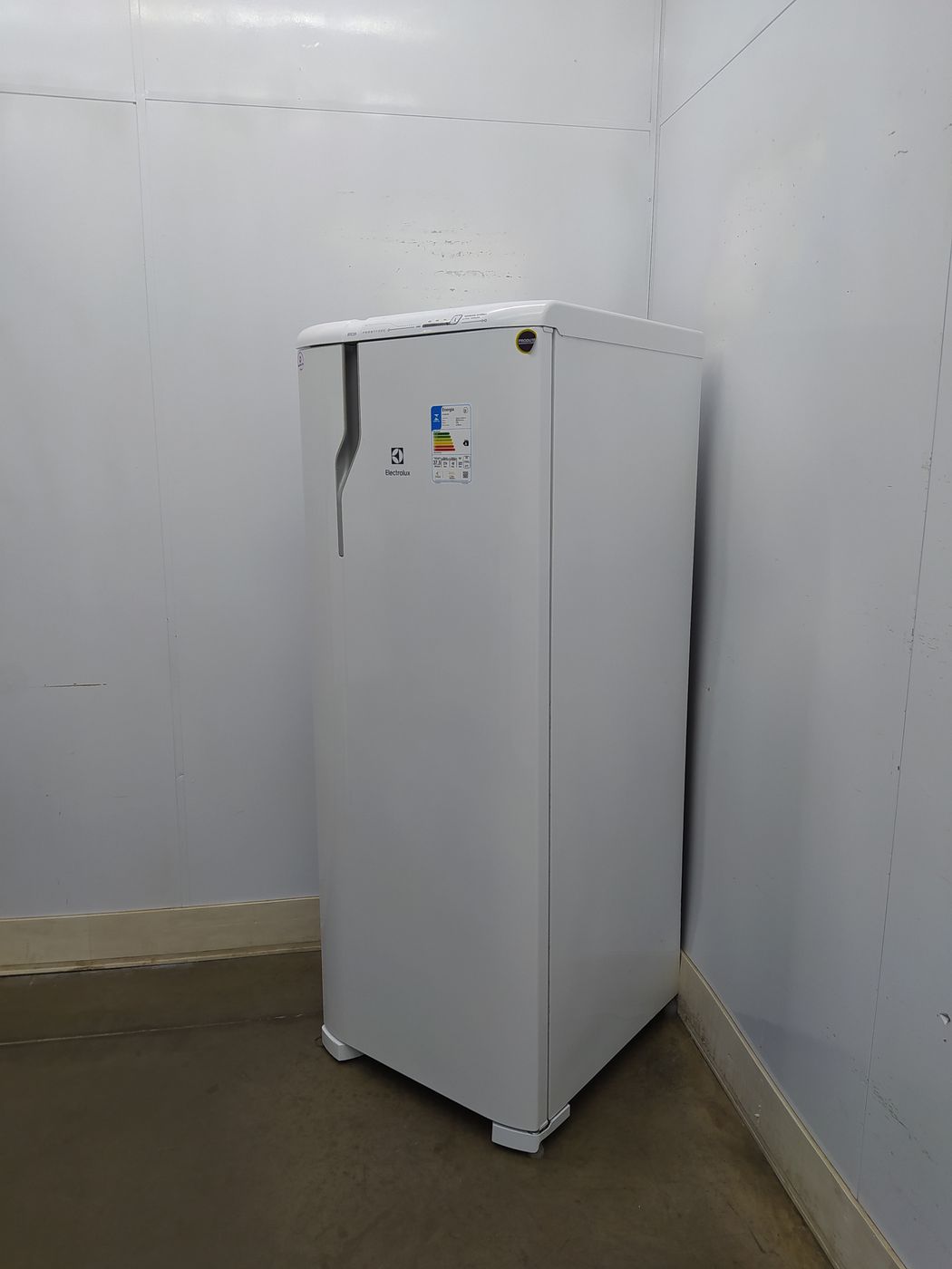 REFRIGERADOR ELECTROLUX RFE39 322l - BRANCO