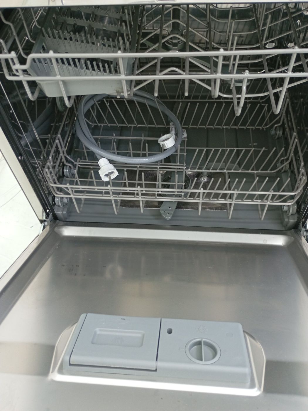 LAVA LOUCAS ELECTROLUX LE08S - Lava Louça Ele