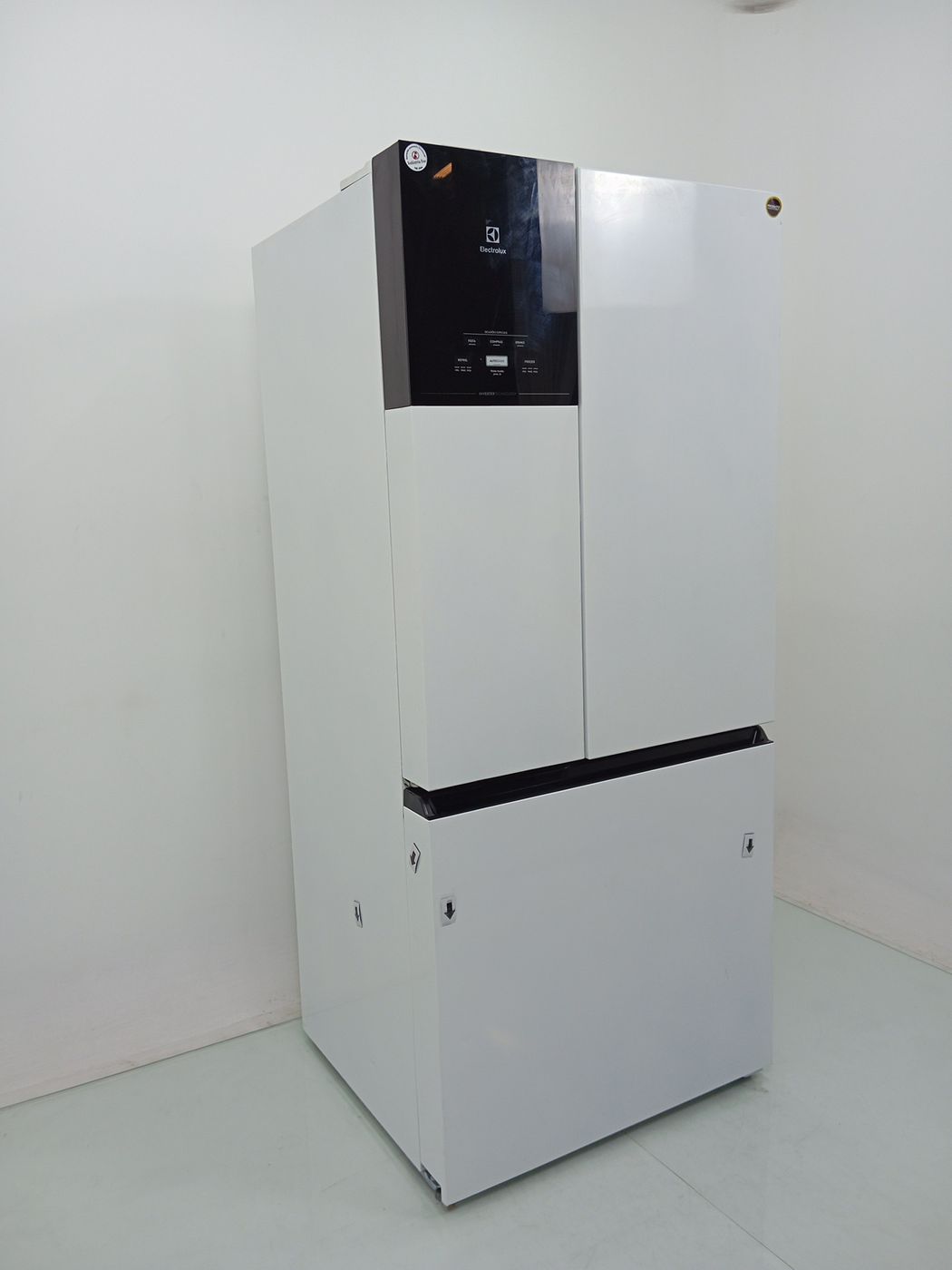 REFRIGERADOR ELECTROLUX IM8 FROST FREE - BRAN