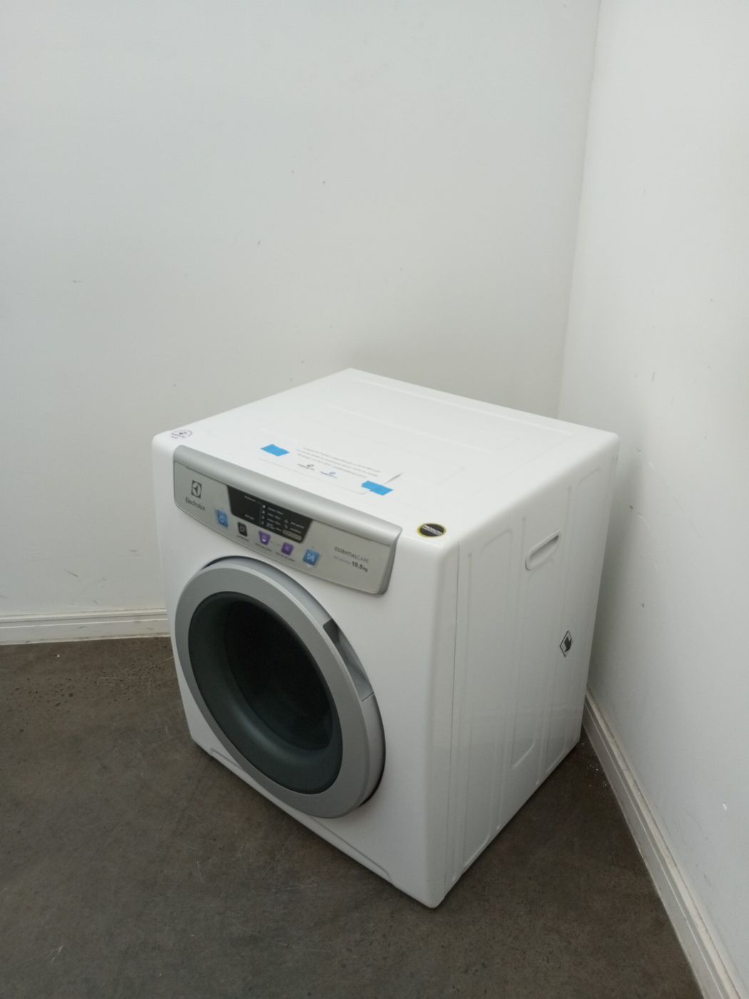 SECADORA ELECTROLUX SVP11 DE PAREDE E PISO 10