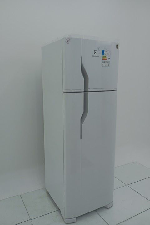 REFRIGERADOR ELECTROLUX DC35A   DUAS PORTAS C