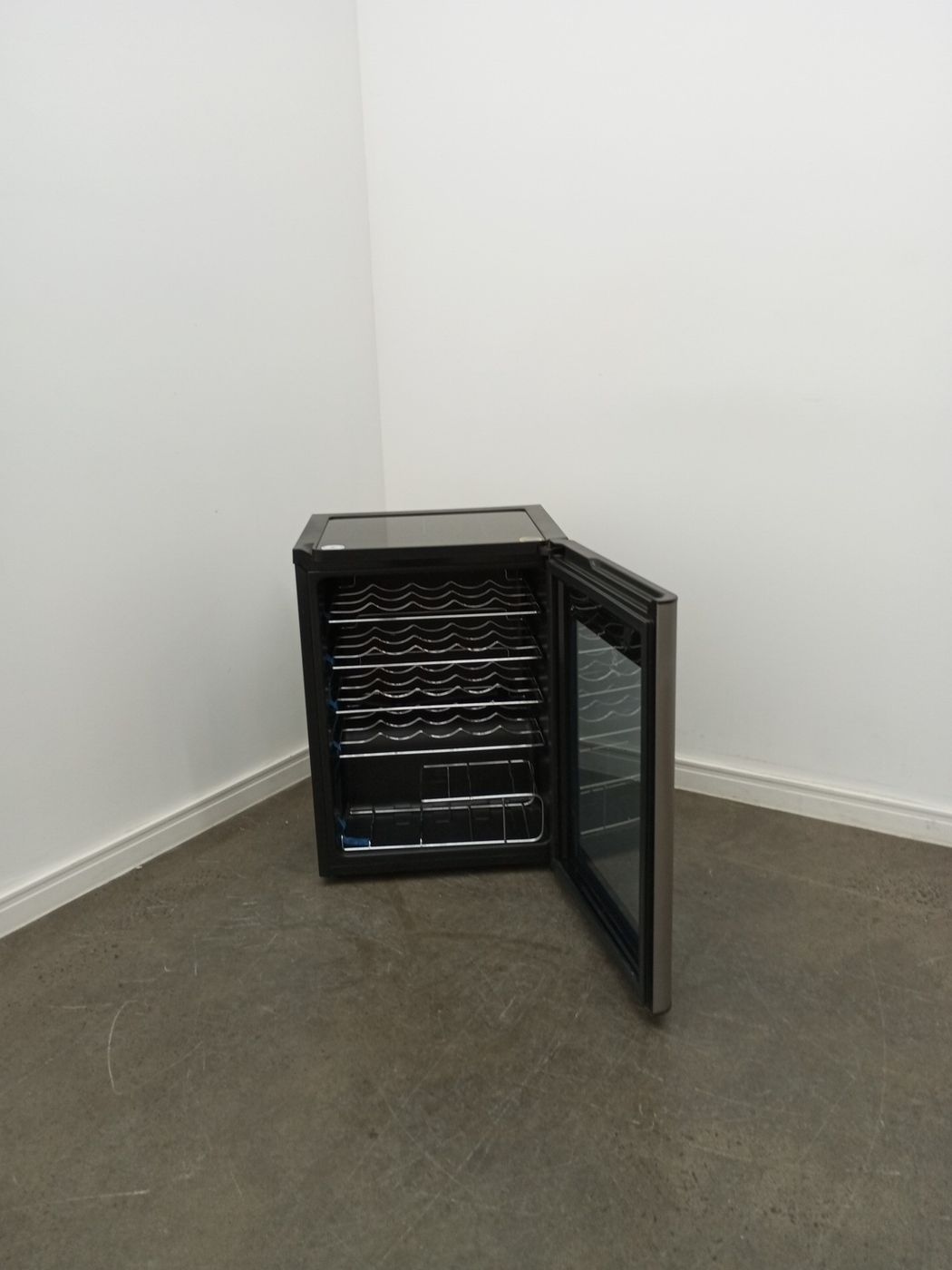 ADEGA ELECTROLUX VINHOS 1 PORTA ACS24 24 GARR
