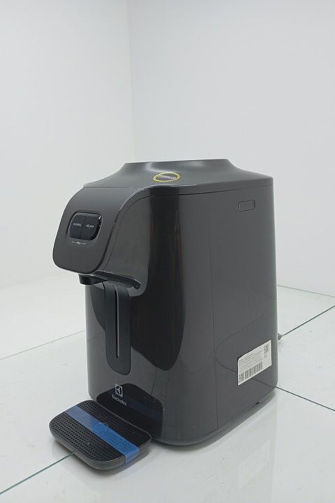 BEBEDOURO ELECTROLUX BC01X ÁGUA GELADA. FRIA 