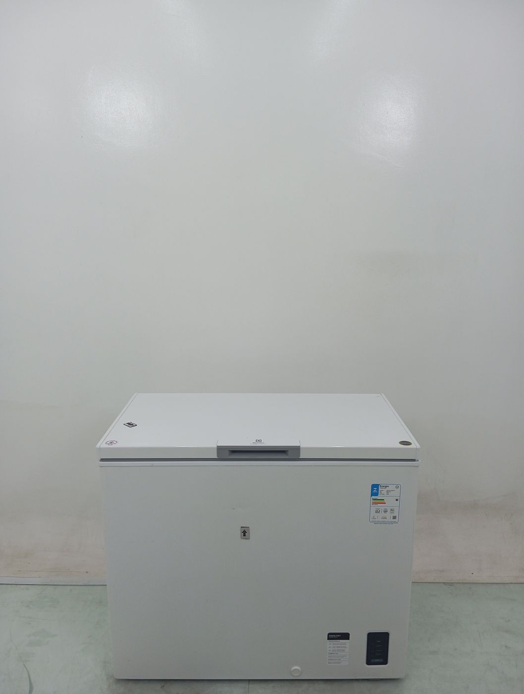 FREEZER HORIZONTAL  ELECTROLUX HB250 - BRANCO