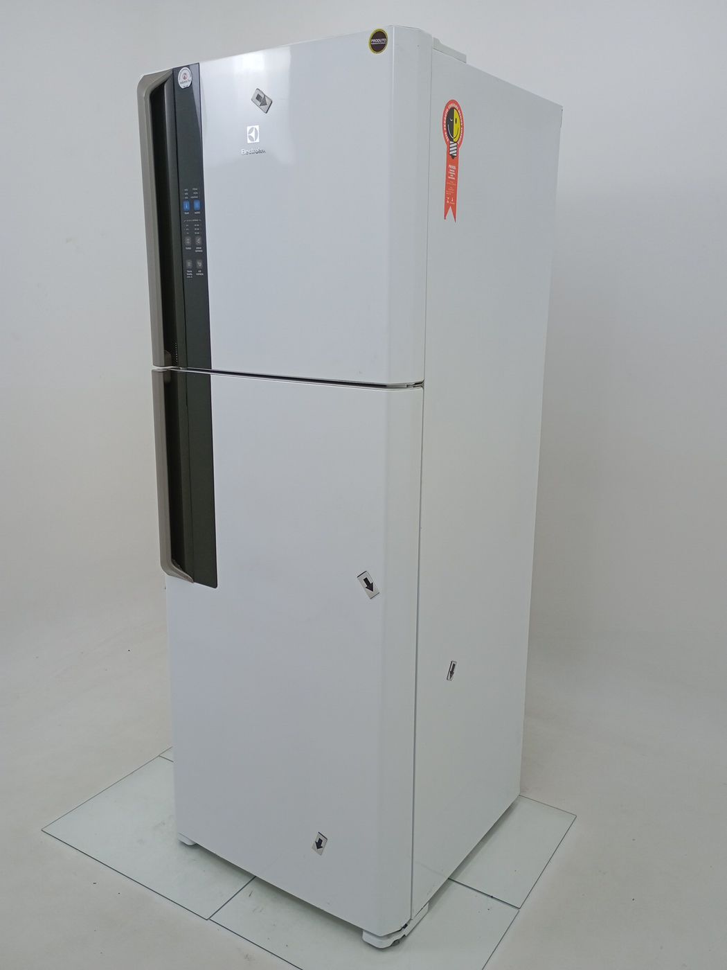 REFRIGERADOR ELECTROLUX DF56 - Refrigerador E