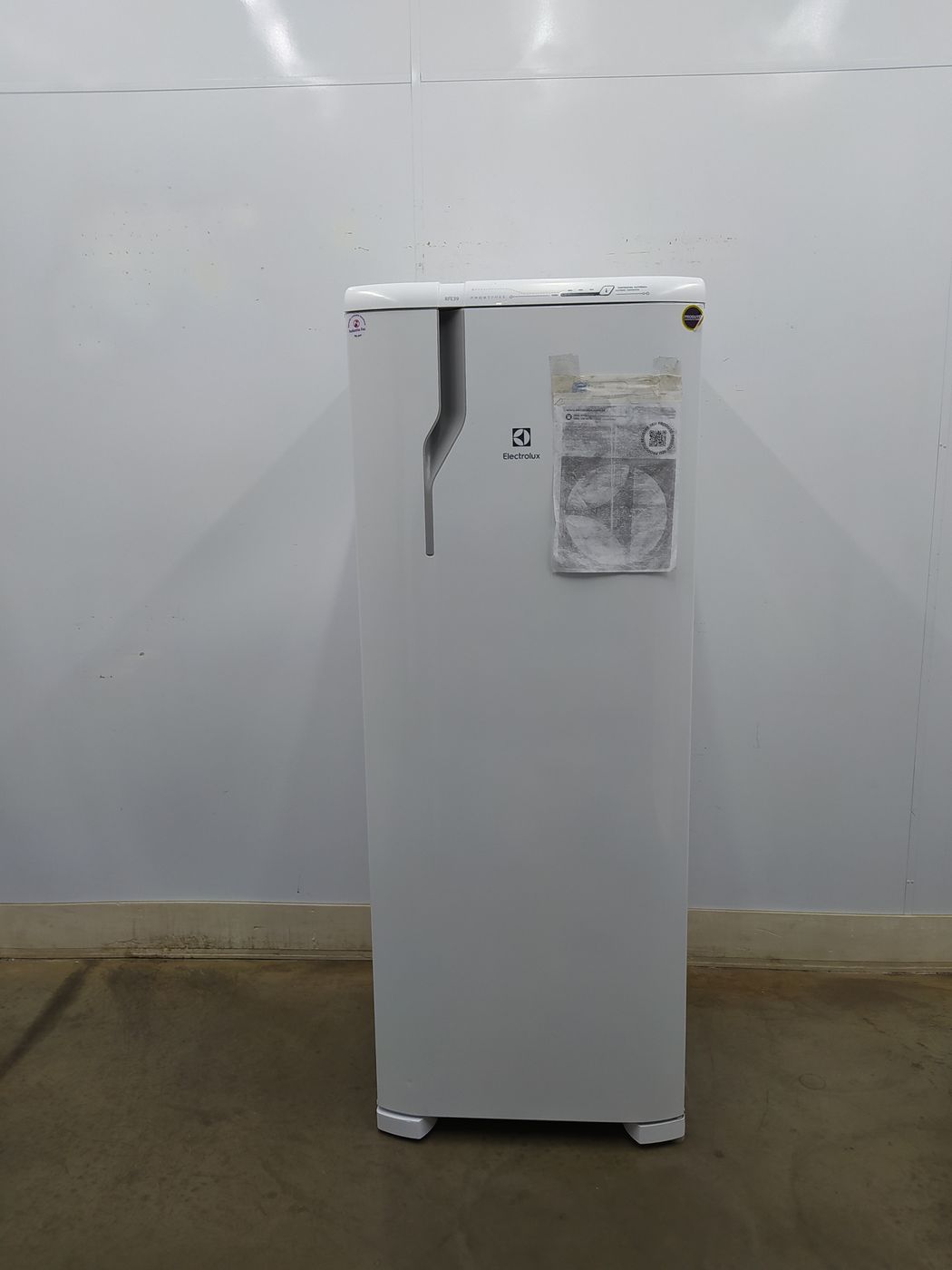 REFRIGERADOR ELECTROLUX RFE39 322l - BRANCO