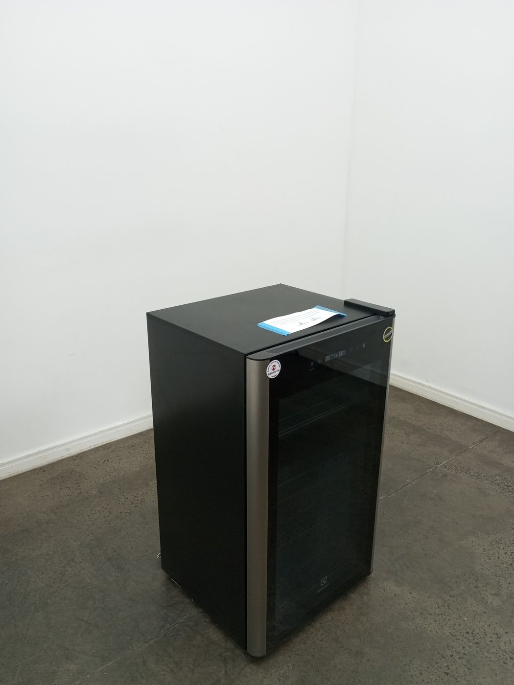 ADEGA ELECTROLUX WDF29 DUAL ZONE 29 GARRAFAS 