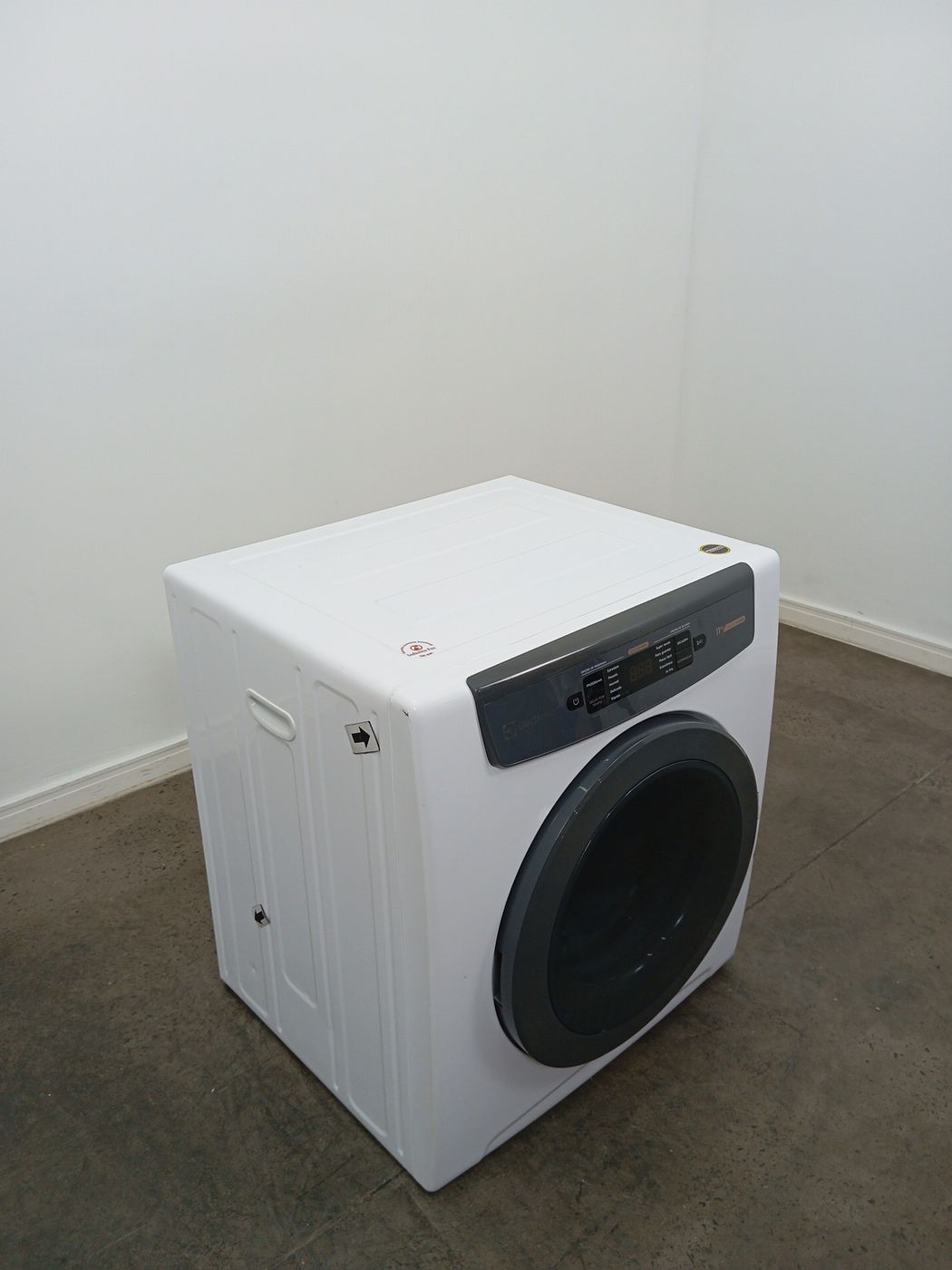 SECADORA ELECTROLUX SVB11 DE PAREDE E PISO 11