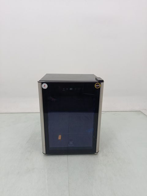 ADEGA ELECTROLUX WSF24 - Adega Electrolux WSF