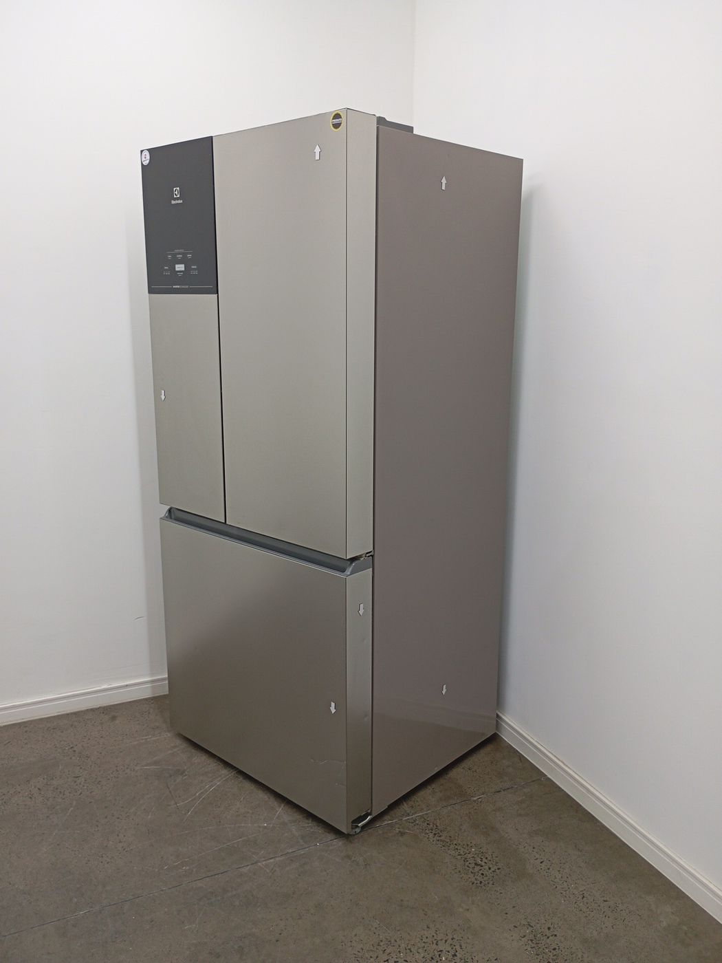 REFRIGERADOR ELECTROLUX IM8S FROST FREE INVER