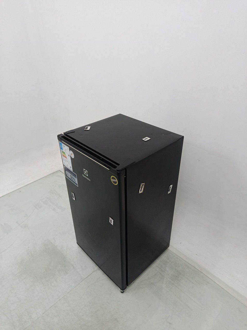 FRIGOBAR ELECTROLUX EM90B - Frigobar Electrol