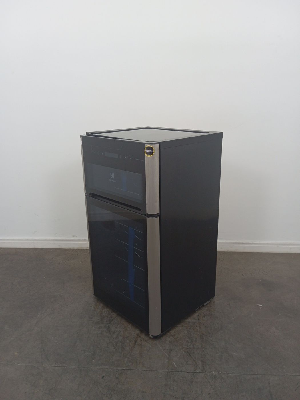 ADEGA ELECTROLUX VINHOS 2 PORTAS ACD29 29 GAR