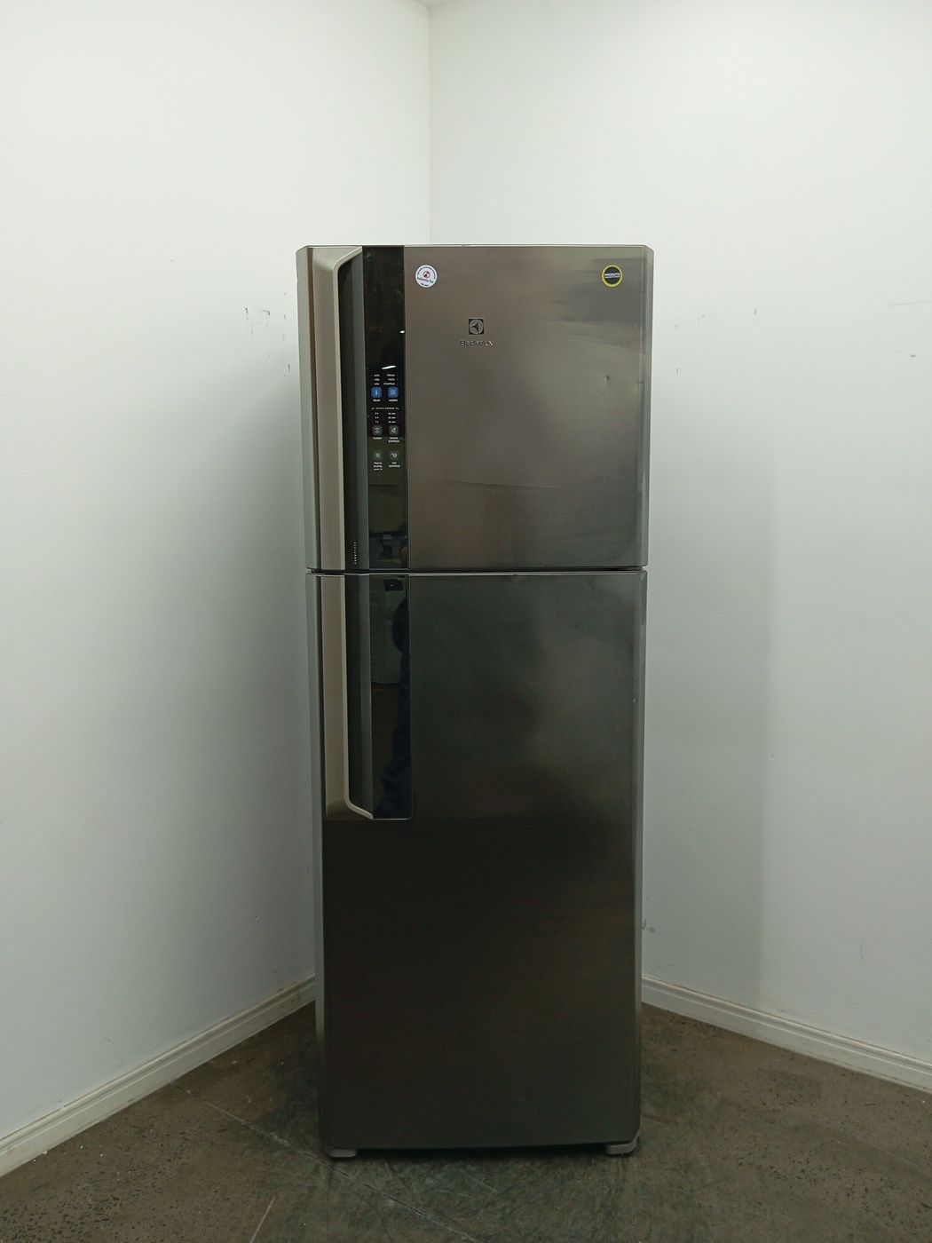 REFRIGERADOR ELECTROLUX DF56S  DUAS PORTAS FR