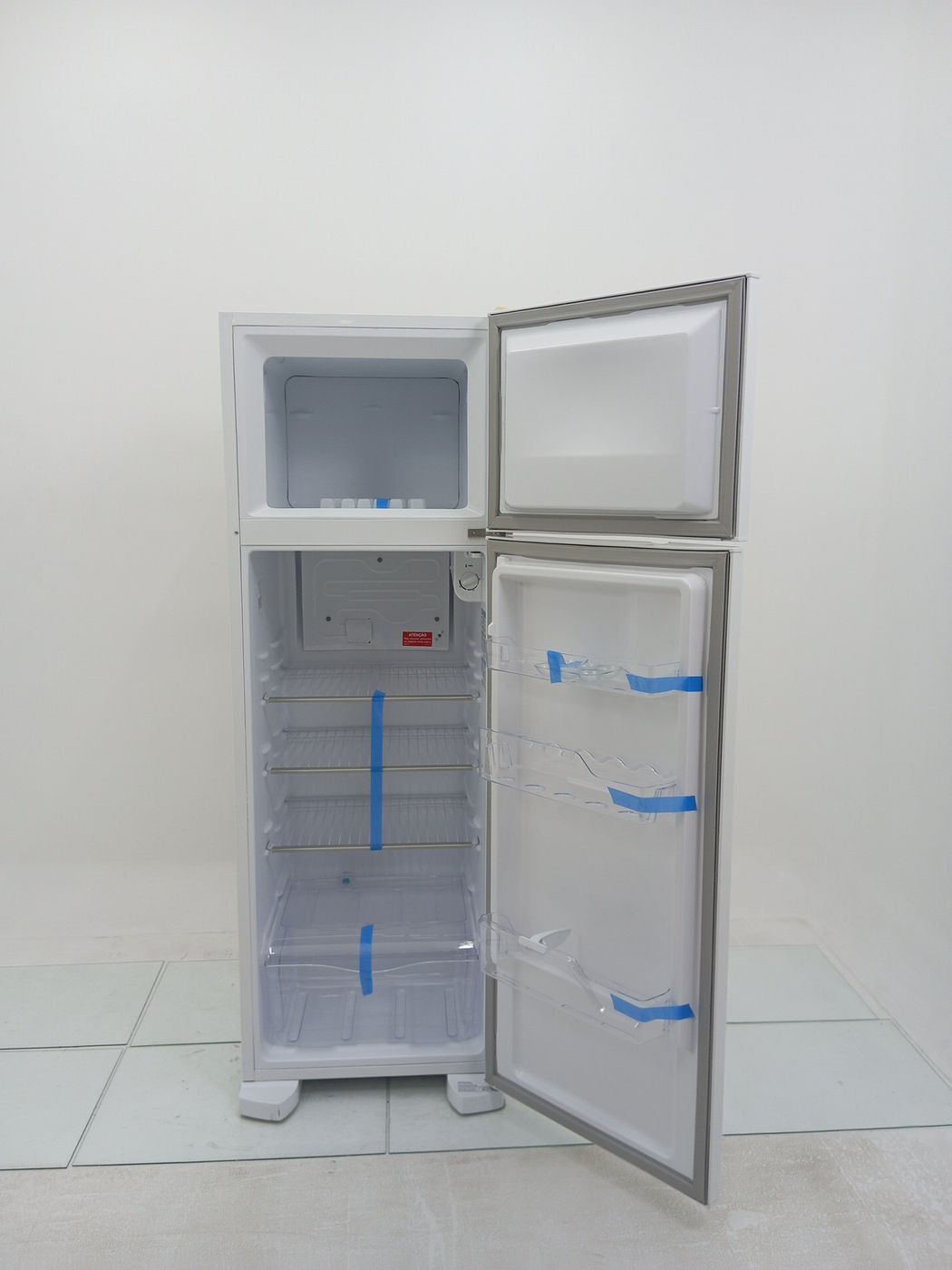REFRIGERADOR ELECTROLUX DC35A   DUAS PORTAS C