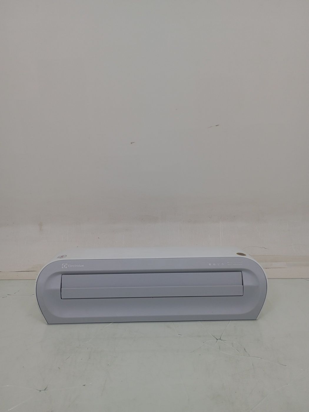 AR CONDICIONADO ELECTROLUX YI09F - Split Elec