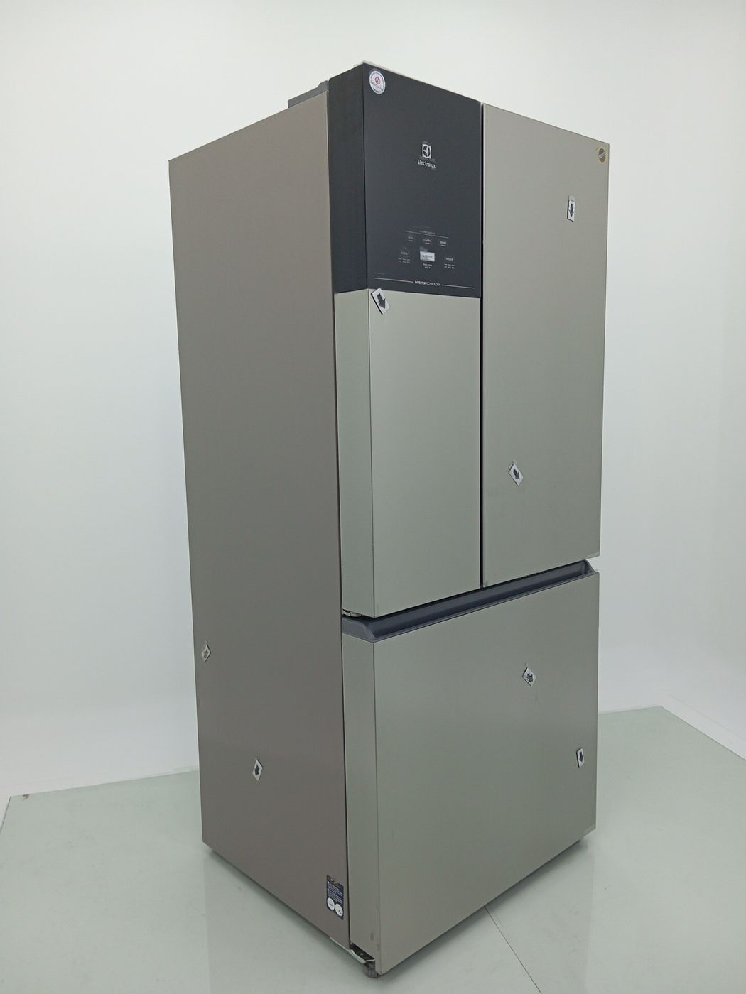 REFRIGERADOR ELECTROLUX IM8S FROST FREE INVER