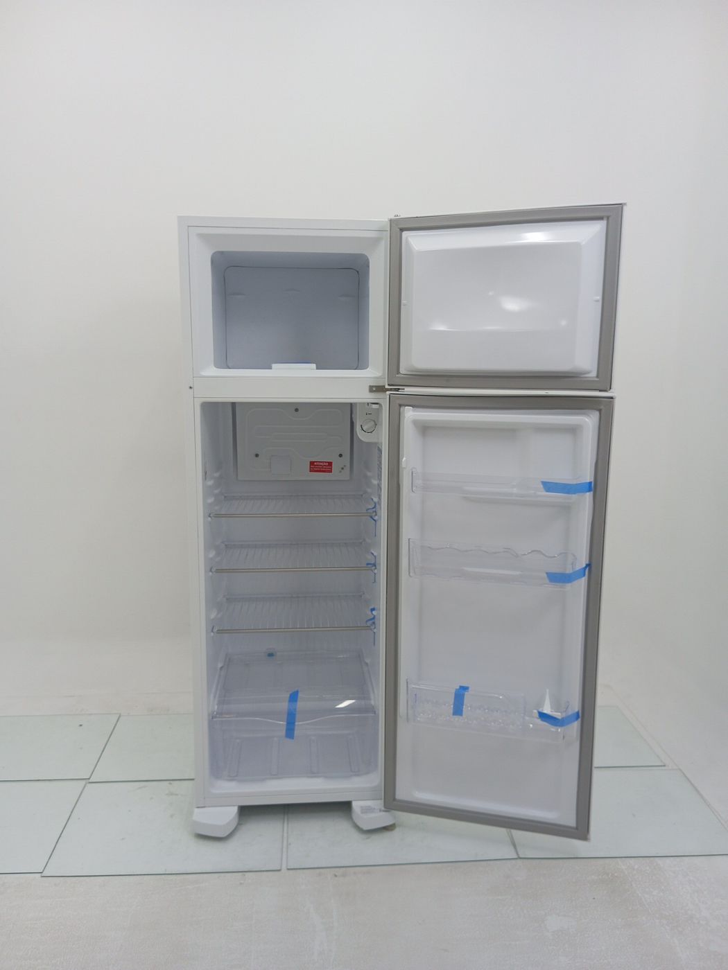 REFRIGERADOR ELECTROLUX DC35A   DUAS PORTAS C