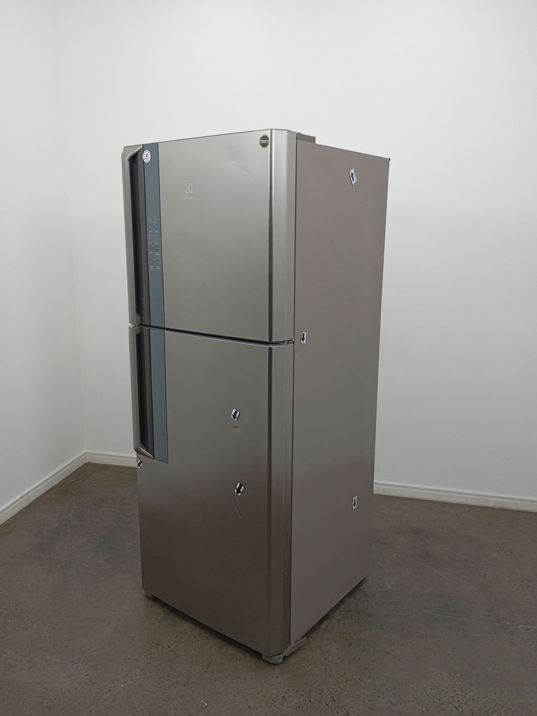 REFRIGERADOR ELECTROLUX IF55S TOP FREEZER INV