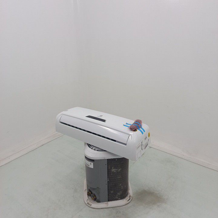 AR CONDICIONADO ELECTROLUX QI09R INVERTER 900