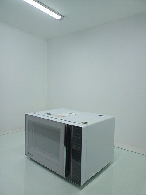 MICRO-ONDAS ELECTROLUX ME36B EFFICIENT 36L MI