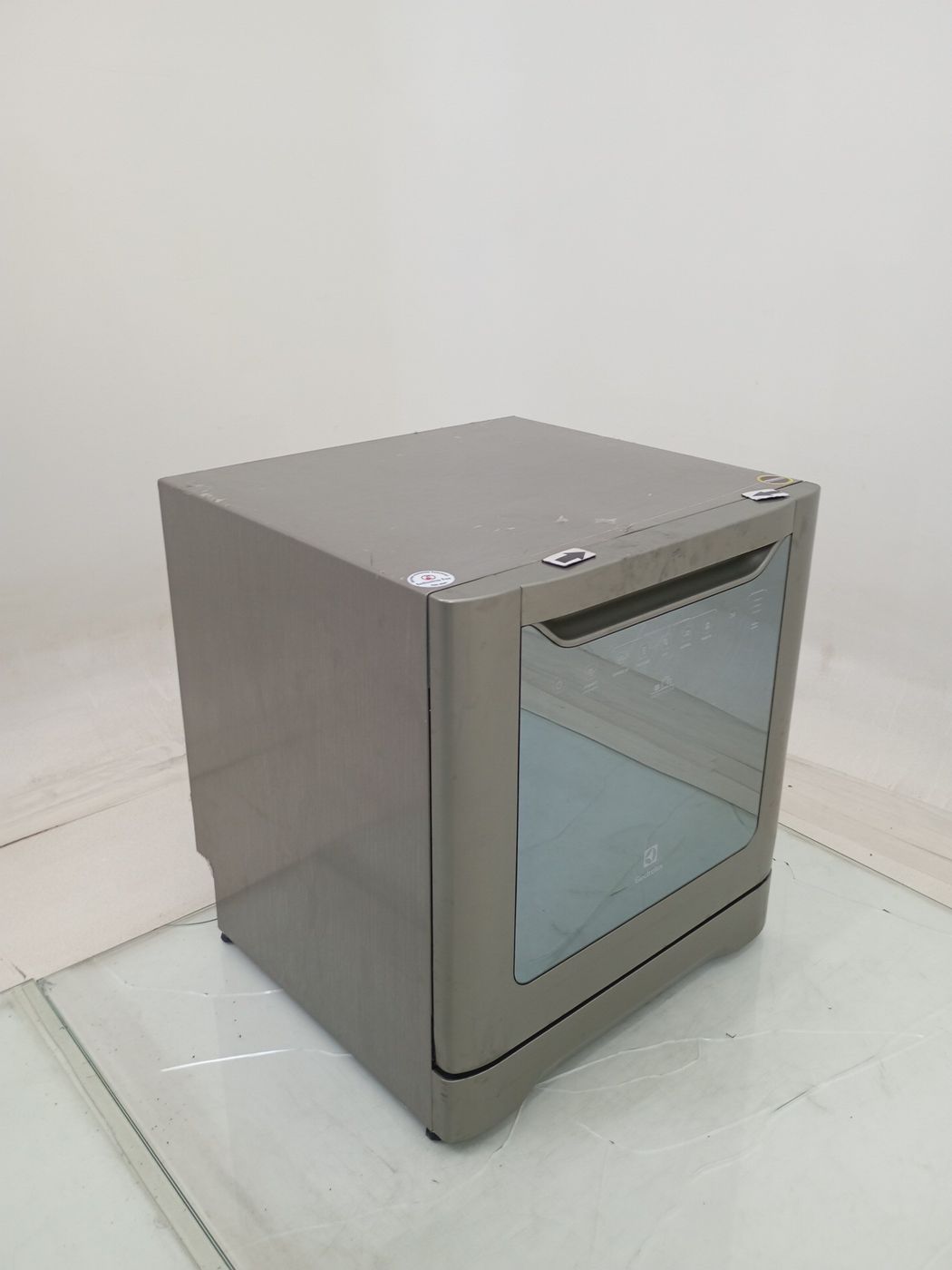 LAVA LOUCAS ELECTROLUX LE08S - Lava Louça Ele