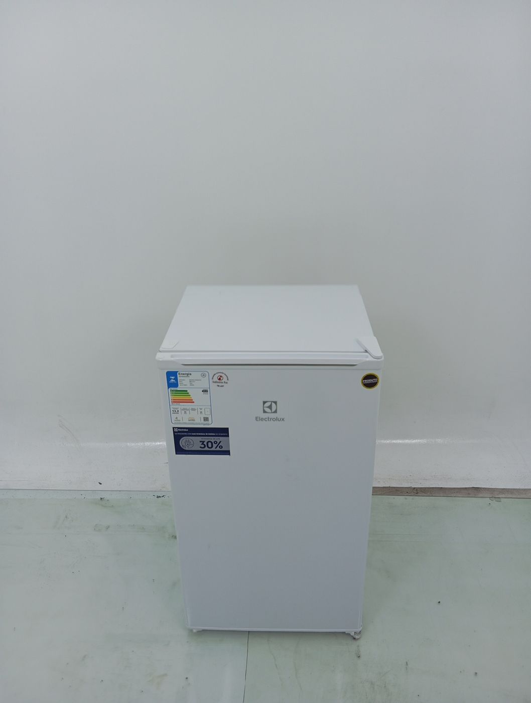 FRIGOBAR ELECTROLUX EM90 90L EFFICIENT COM CO