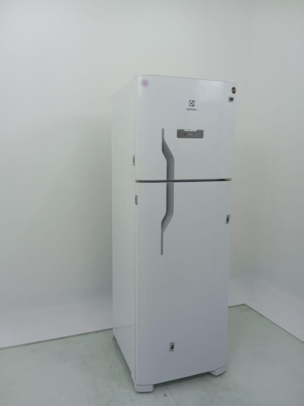 REFRIGERADOR ELECTROLUX DFN41 - Refrigerador 