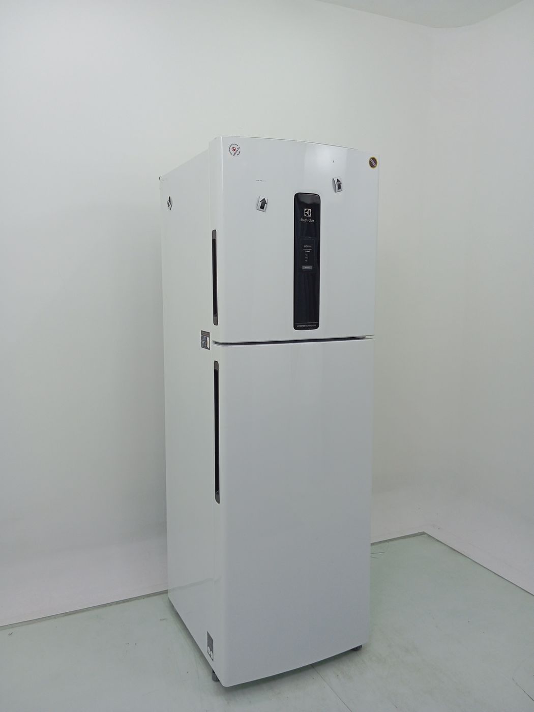 REFRIGERADOR ELECTROLUX IF46 FROST FREE  410L