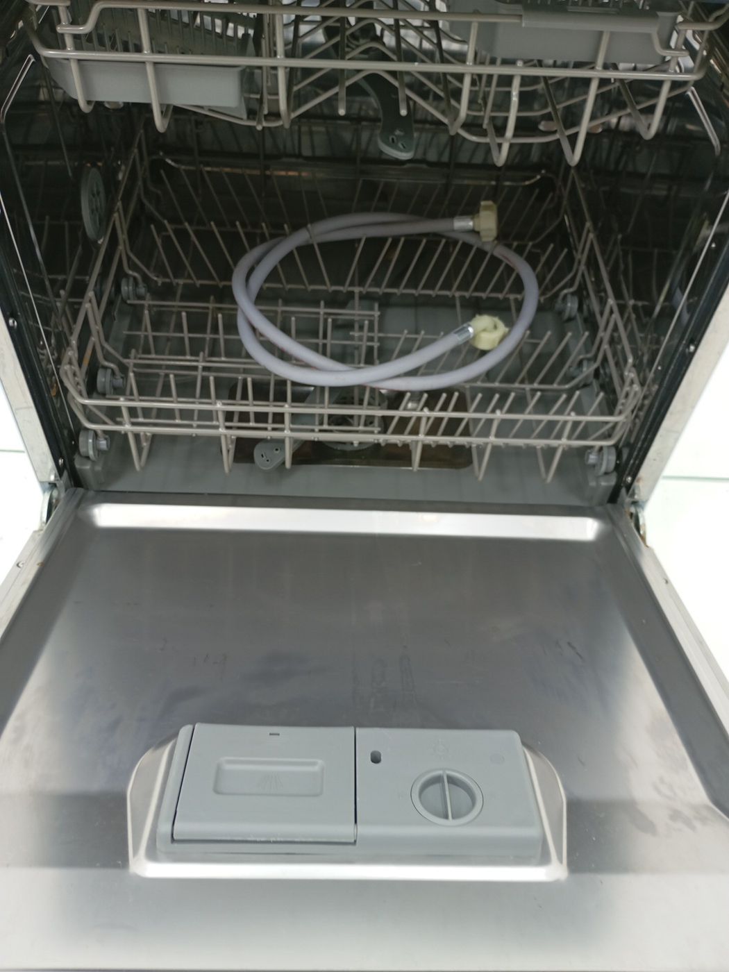 LAVA LOUCAS ELECTROLUX LL08B - Lava Louça Ele
